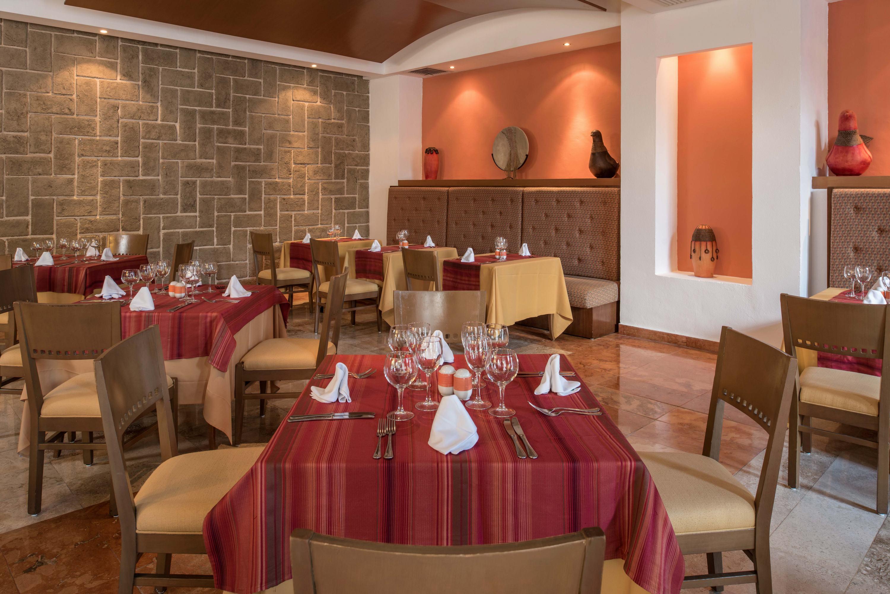 Grand Riviera Princess - Все включено Плая-дель-Кармен Экстерьер фото Restaurant at the hotel