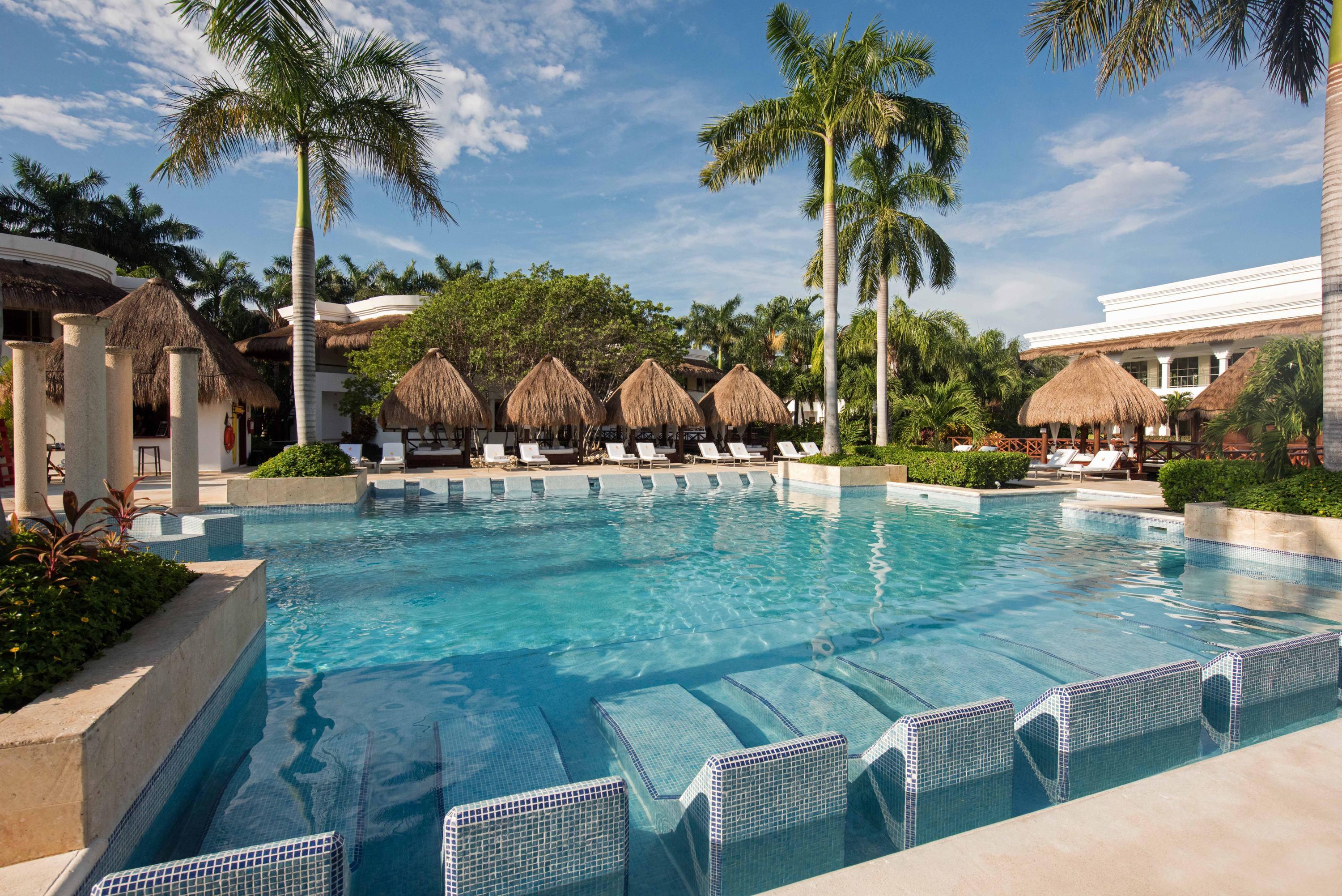 Grand Riviera Princess - Все включено Плая-дель-Кармен Экстерьер фото The pool at the Grand at Moon Palace